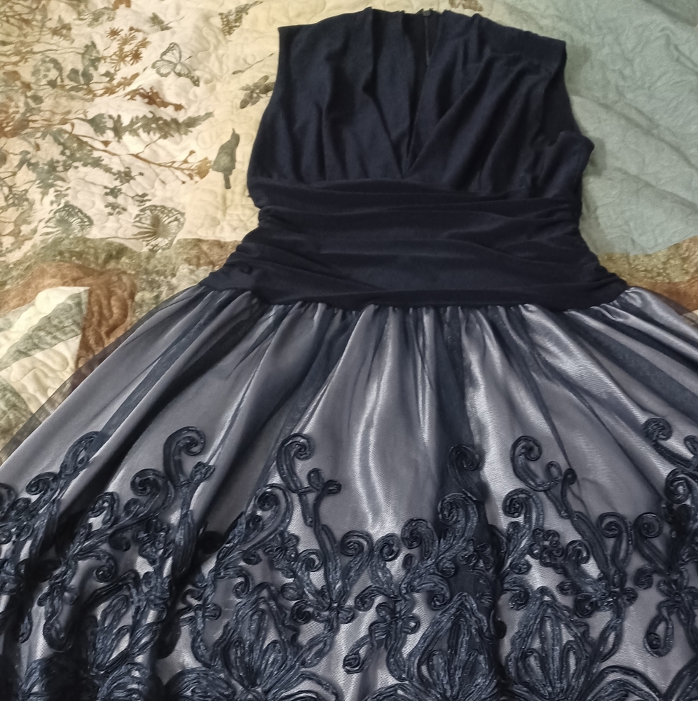Gorgeous Elegant Midi Dress Navy Blue and Gray Size 8